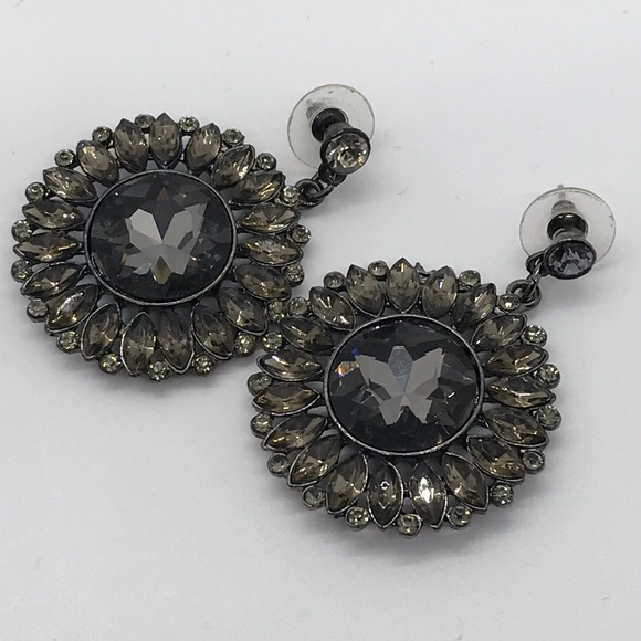 Jewelry - ✨HP✨Ornate earrings